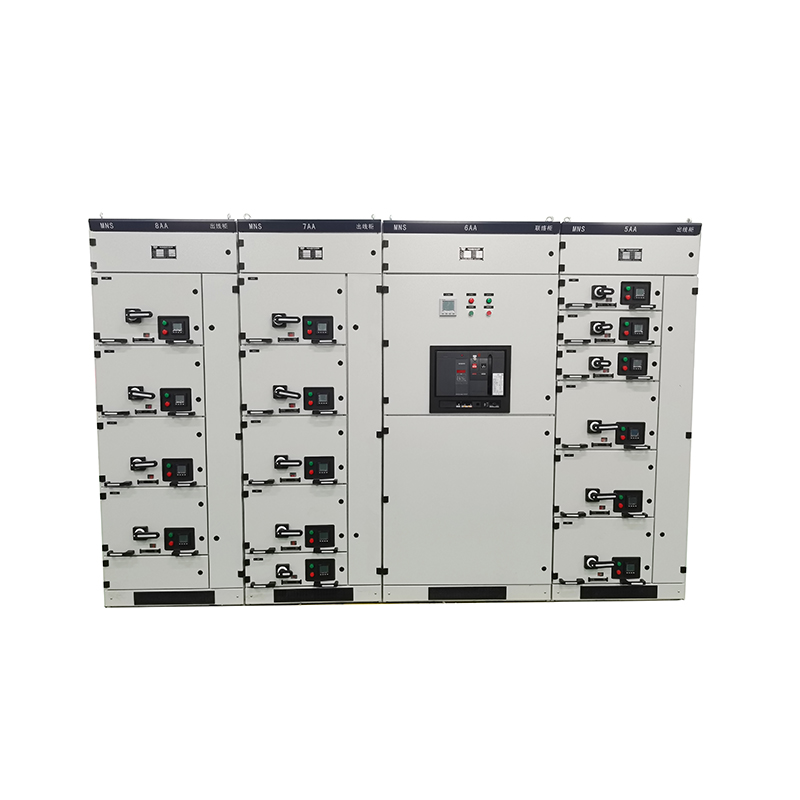 How can the intelligent overload protection of a low-voltage intelligent distribution cabinet adapt to different load types and reduce false tripping?